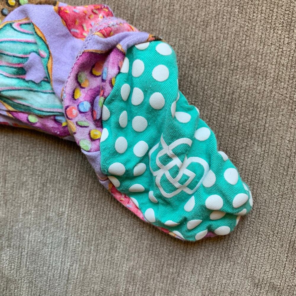 Bums & Roses Donut Ruffle Footie - Picture 6 of 7